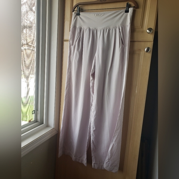 Rare Lululemon women's wide leg pants size 8 - Picture 1 of 12